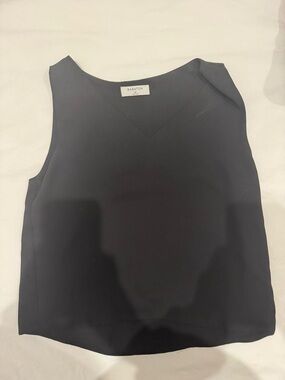 Babaton Black V-Neck Sleeveless Top